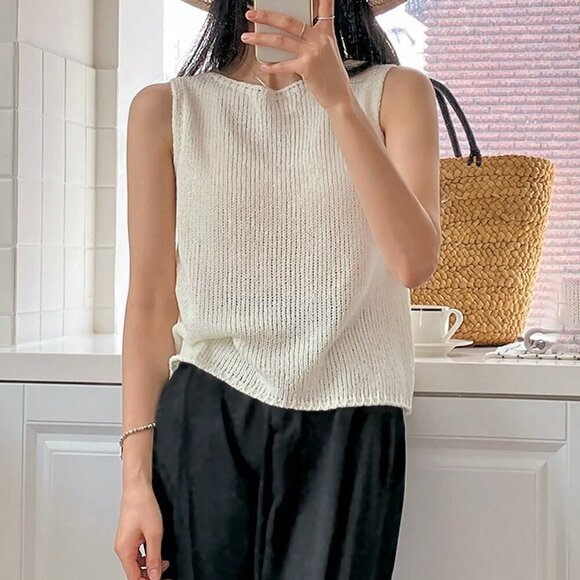 Beige Casual Women's Solid Round Neck Knit Top - Picture 5 of 8